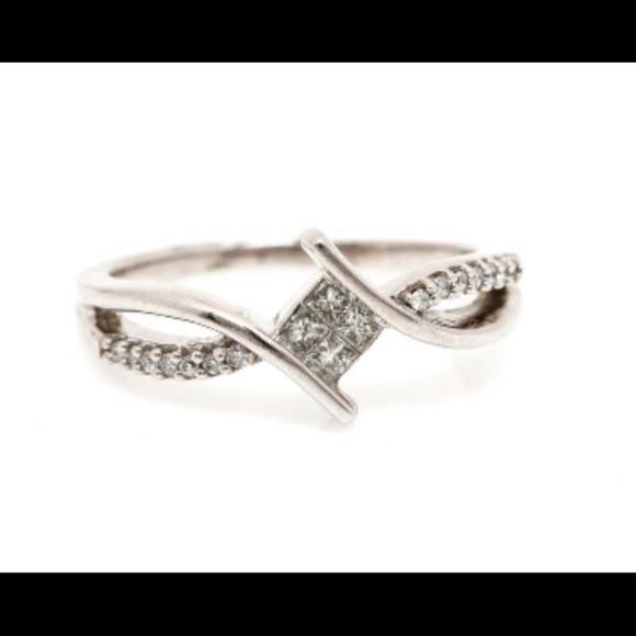 10k white gold engagement ring - Picture 1 of 3